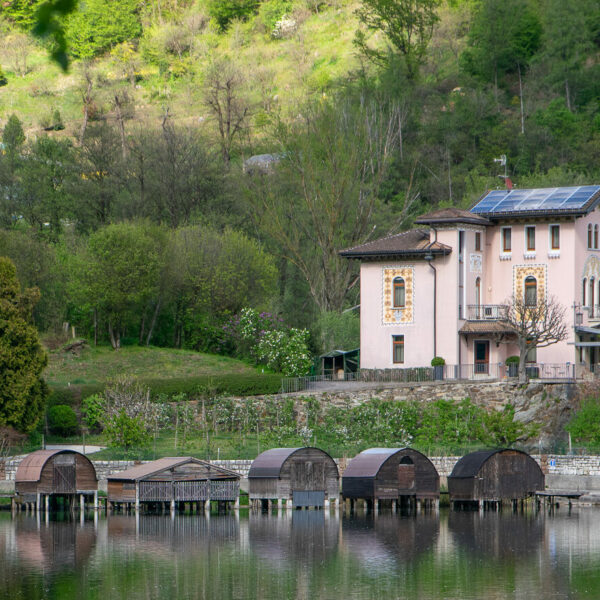 Una deliziosa villa sul bordo si un lago